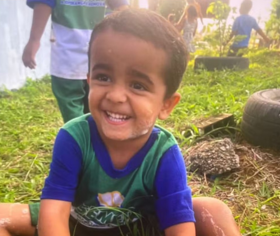 Criança de 5 anos morre atropelada por ônibus escolar em Palmares